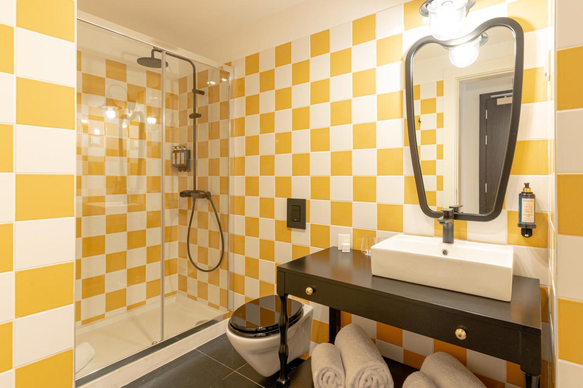 Westlight Lisboa Madalena Hotel Екстериор снимка