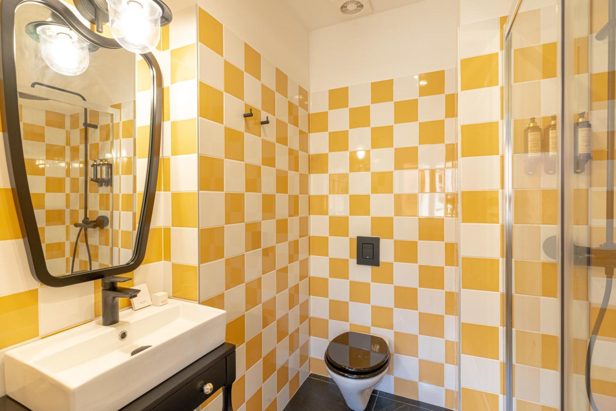 Westlight Lisboa Madalena Hotel Екстериор снимка