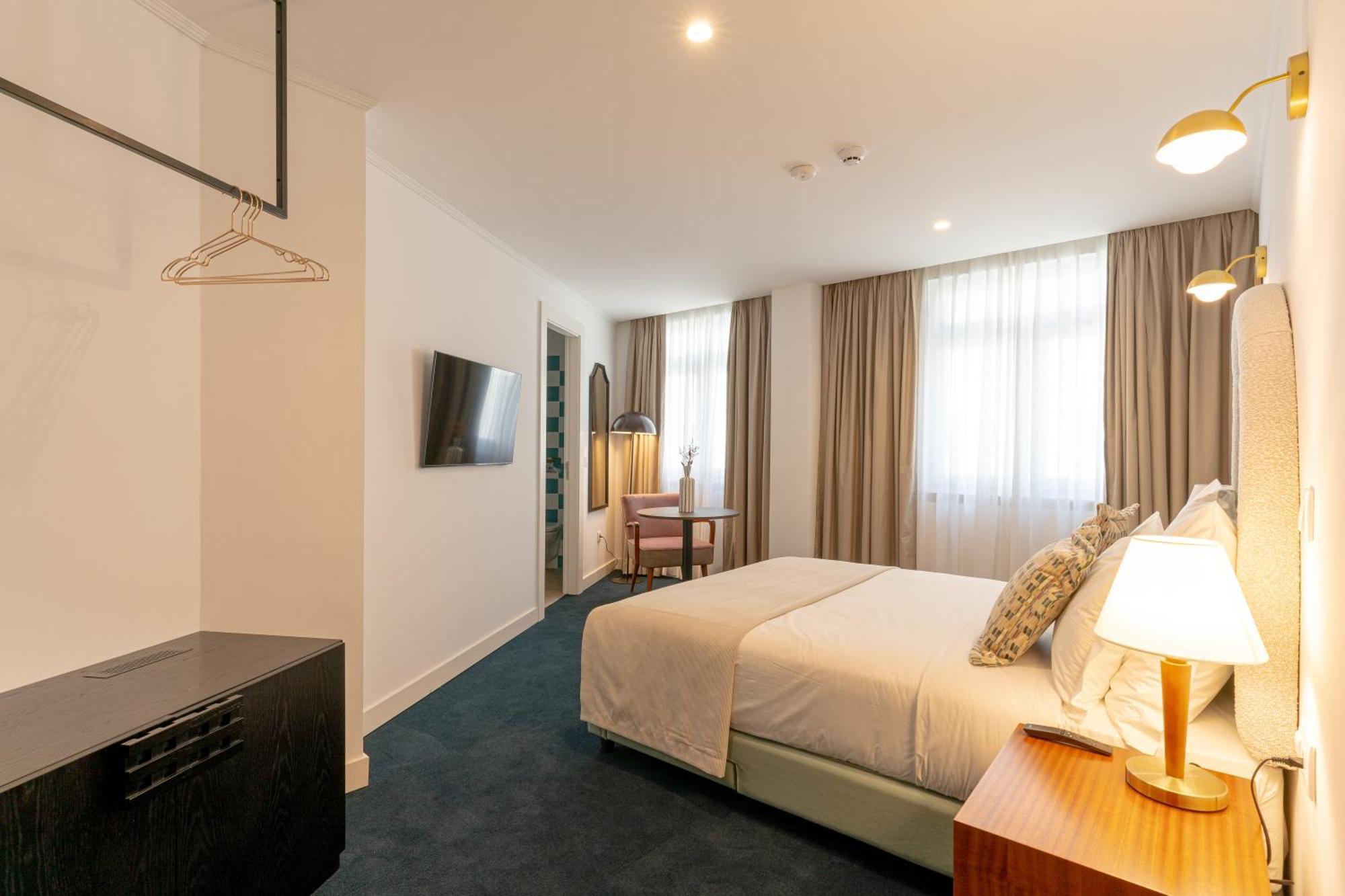 Westlight Lisboa Madalena Hotel Екстериор снимка