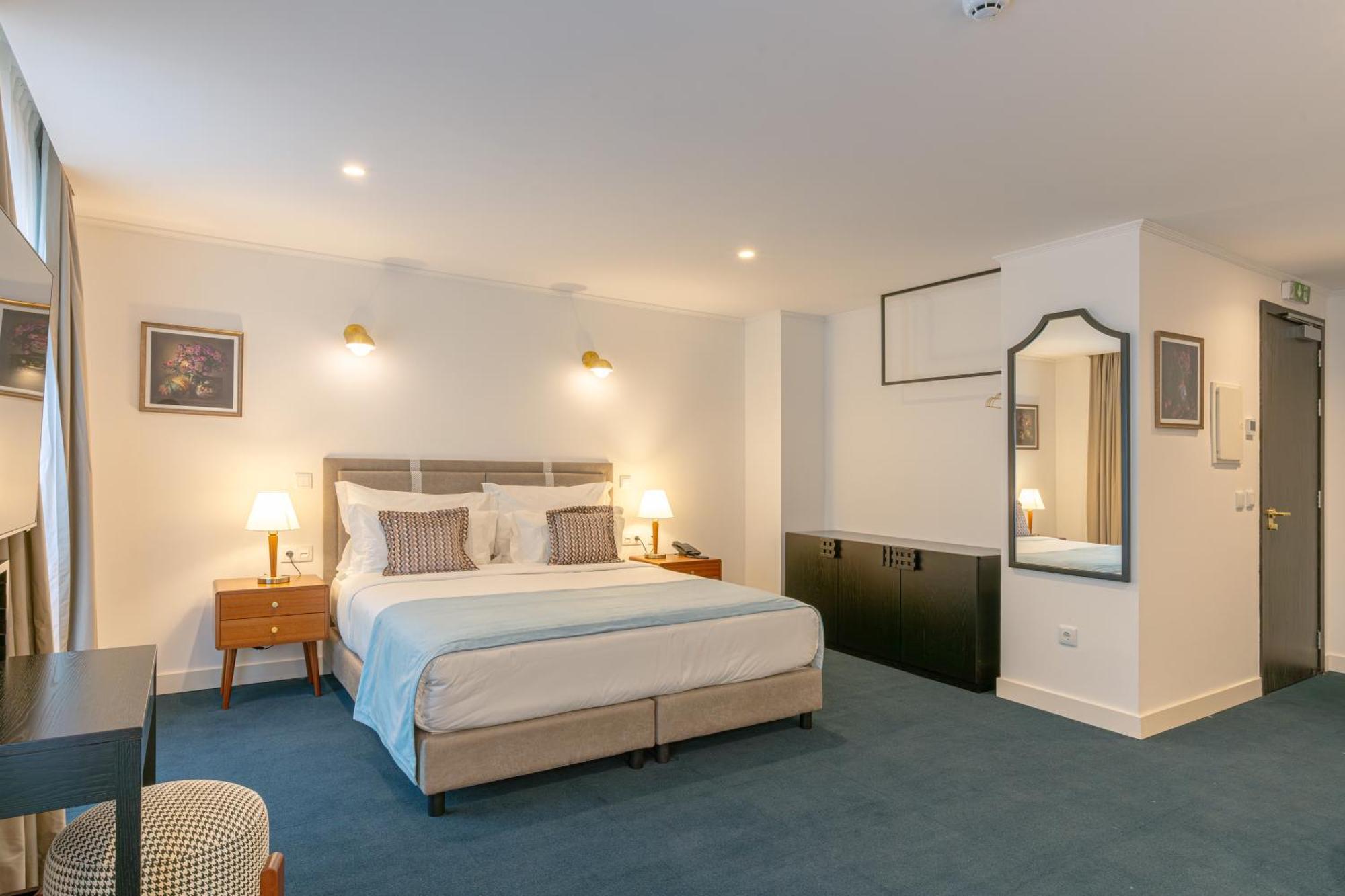 Westlight Lisboa Madalena Hotel Екстериор снимка