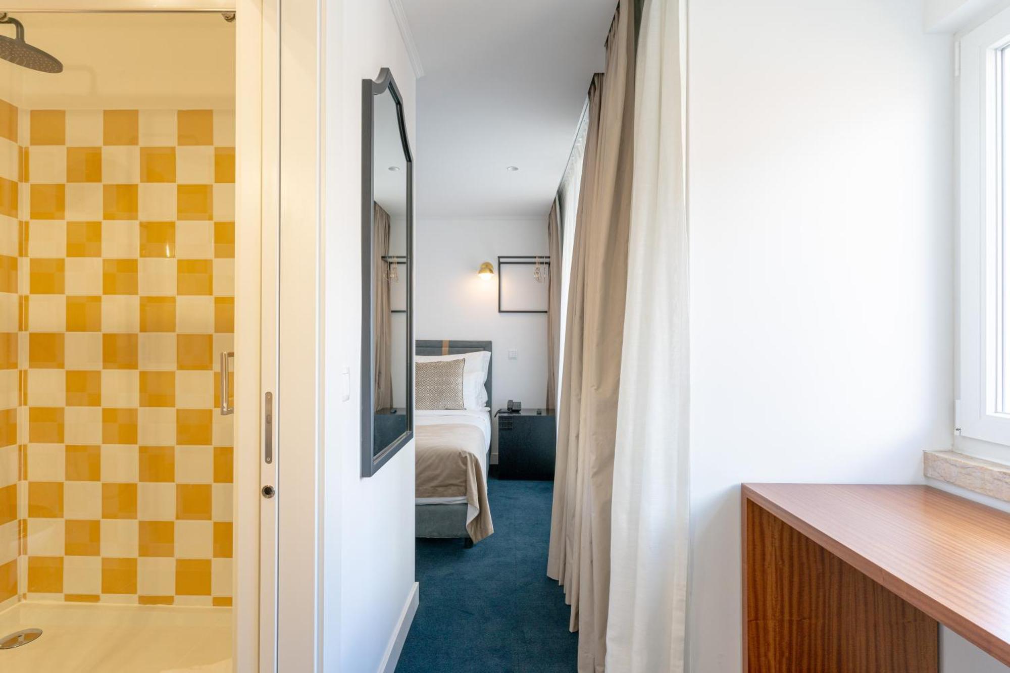 Westlight Lisboa Madalena Hotel Екстериор снимка