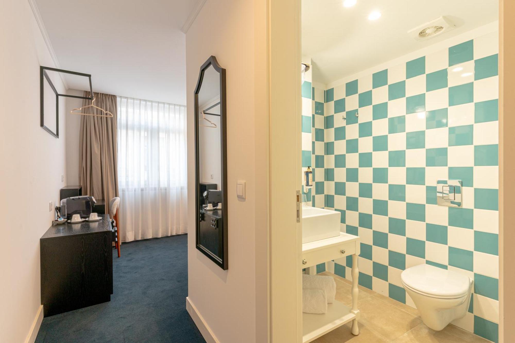 Westlight Lisboa Madalena Hotel Екстериор снимка