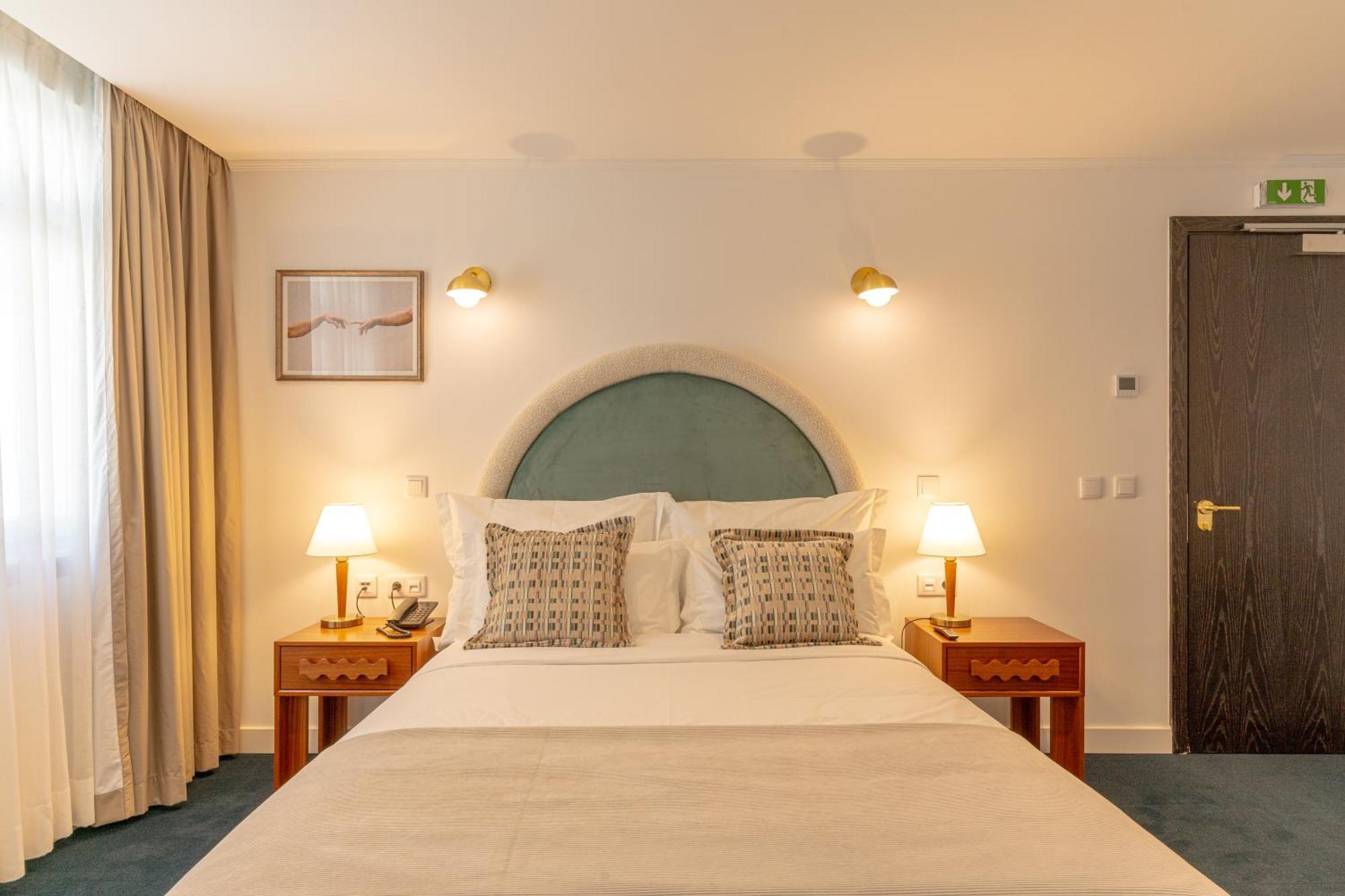 Westlight Lisboa Madalena Hotel Екстериор снимка